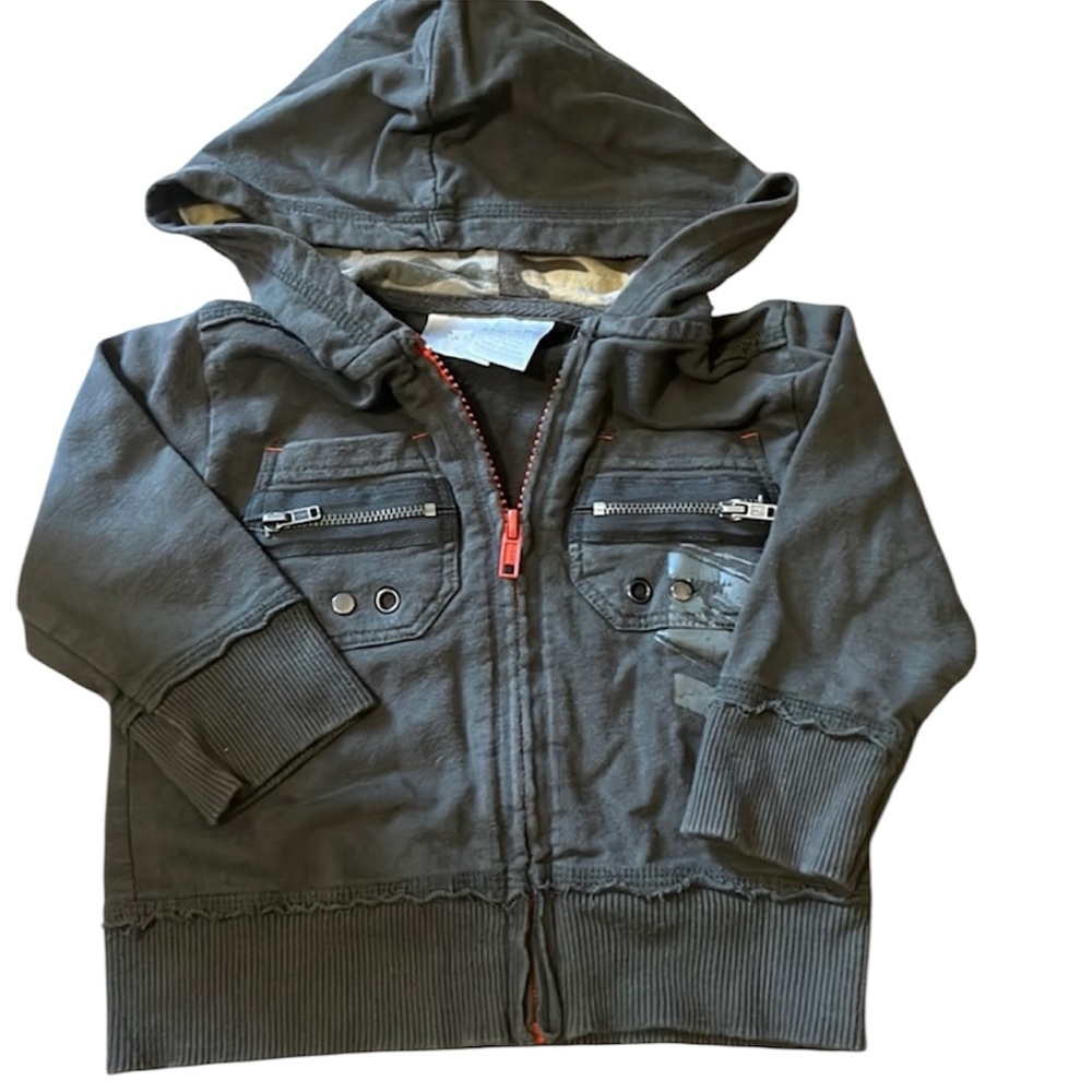 ⚫️6 to 9 month hooded, zip up sweater